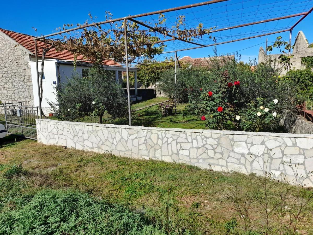 Kamena Kuca Family Rodin Daire Čapljina Oda fotoğraf